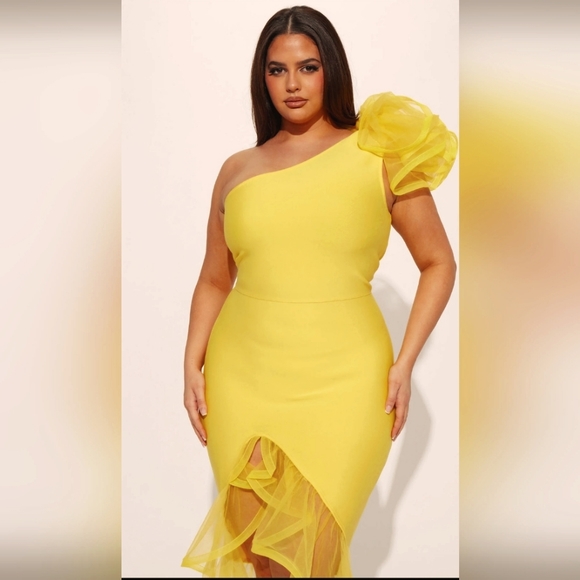 Fashion Nova Bandage Midi Dress - Picture 4 of 8
